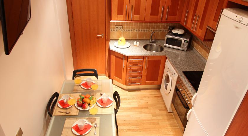 Apartamentos Good Stay Prado Мадрид Стая снимка