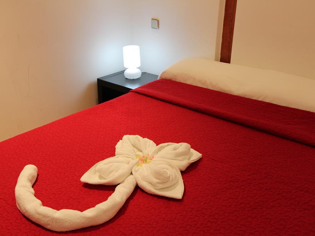 Apartamentos Good Stay Prado Мадрид Стая снимка