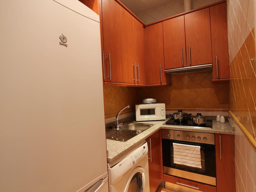 Apartamentos Good Stay Prado Мадрид Стая снимка