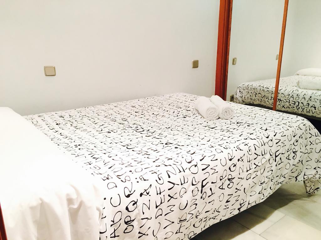 Apartamentos Good Stay Prado Мадрид Екстериор снимка