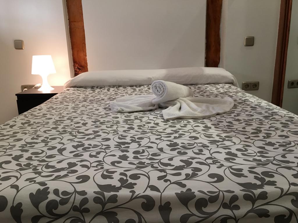 Apartamentos Good Stay Prado Мадрид Екстериор снимка