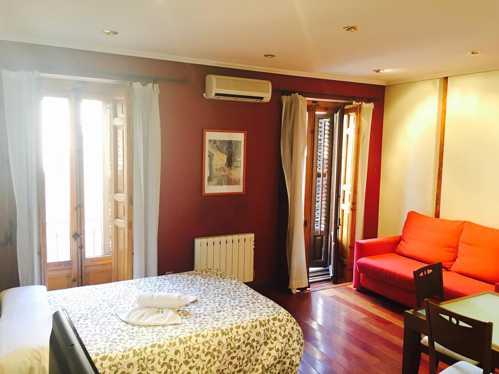 Apartamentos Good Stay Prado Мадрид Екстериор снимка