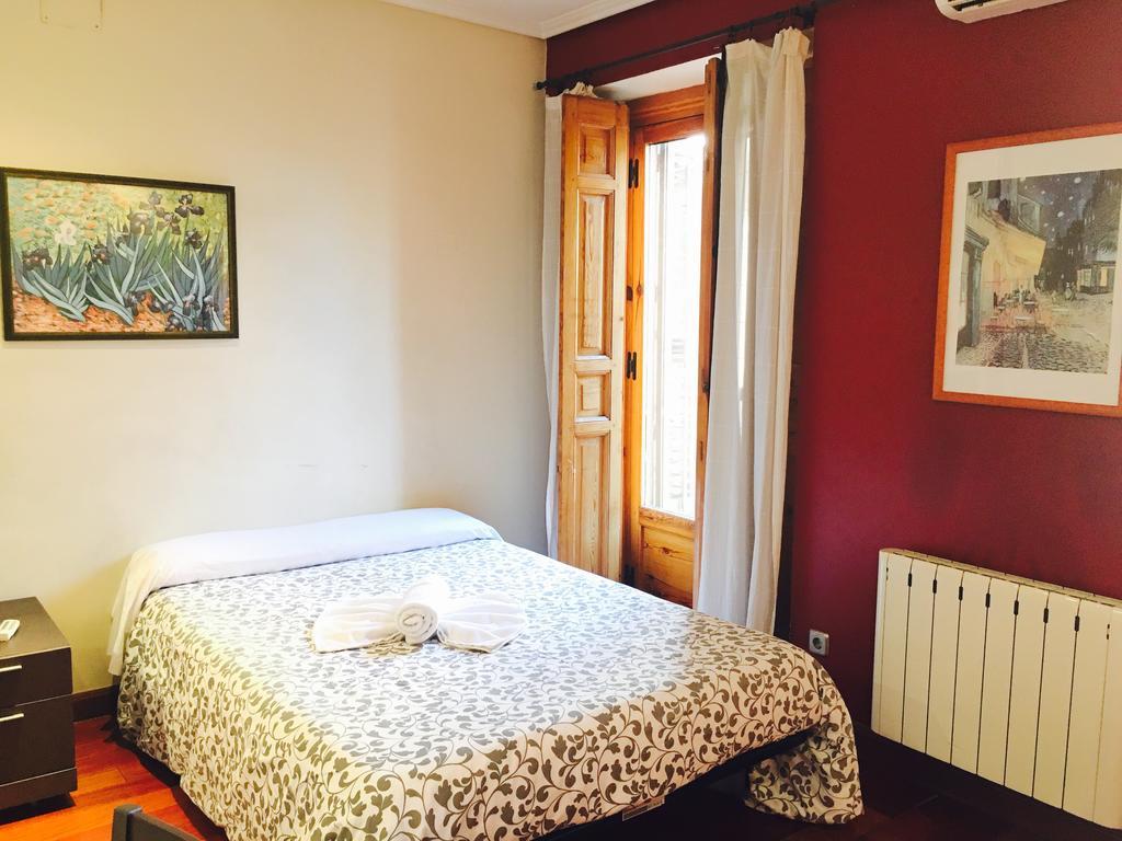 Apartamentos Good Stay Prado Мадрид Екстериор снимка