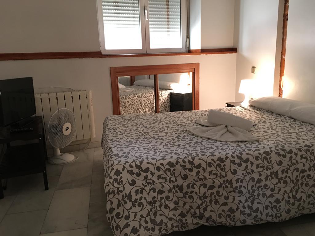 Apartamentos Good Stay Prado Мадрид Екстериор снимка
