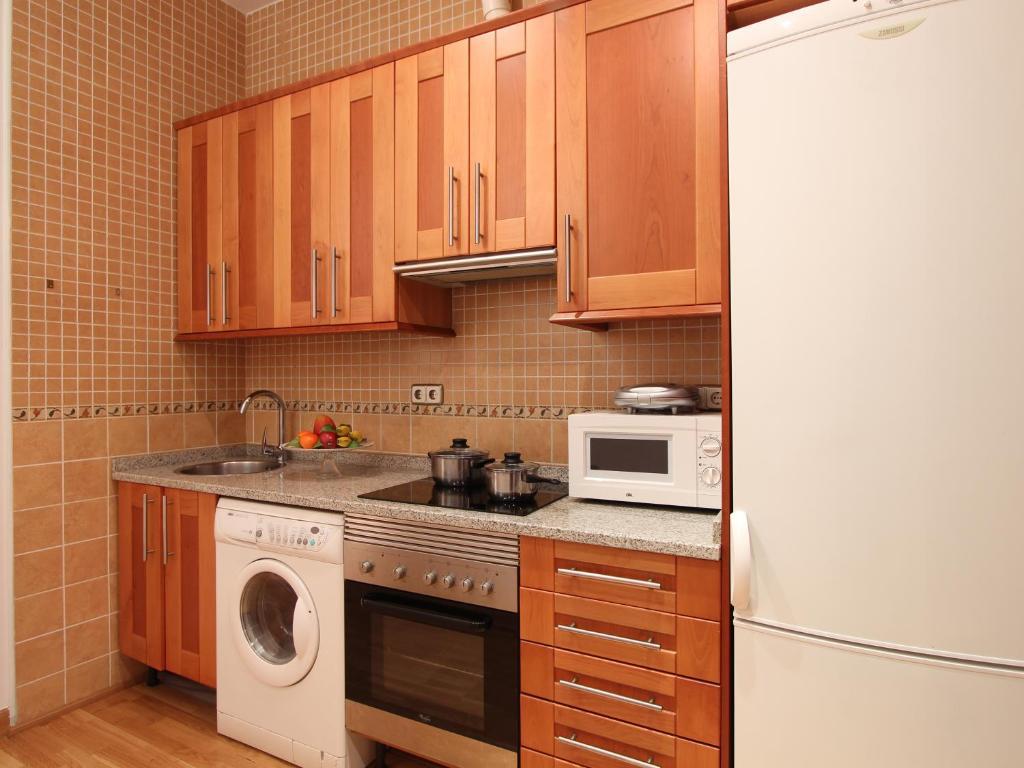 Apartamentos Good Stay Prado Мадрид Стая снимка