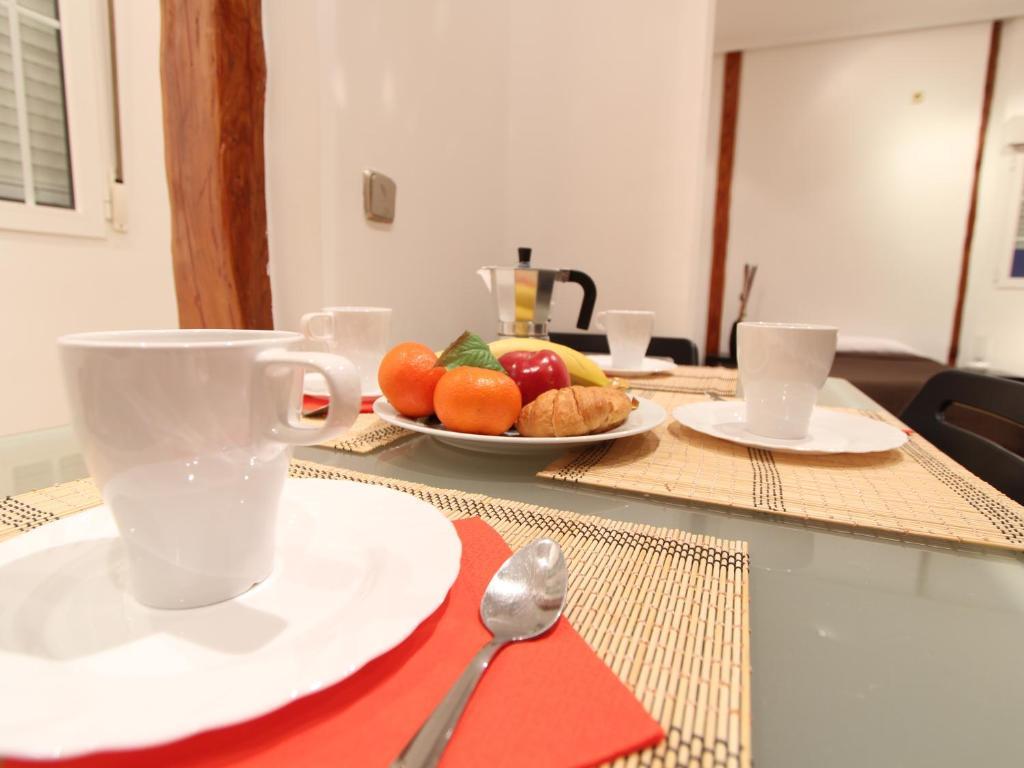 Apartamentos Good Stay Prado Мадрид Стая снимка