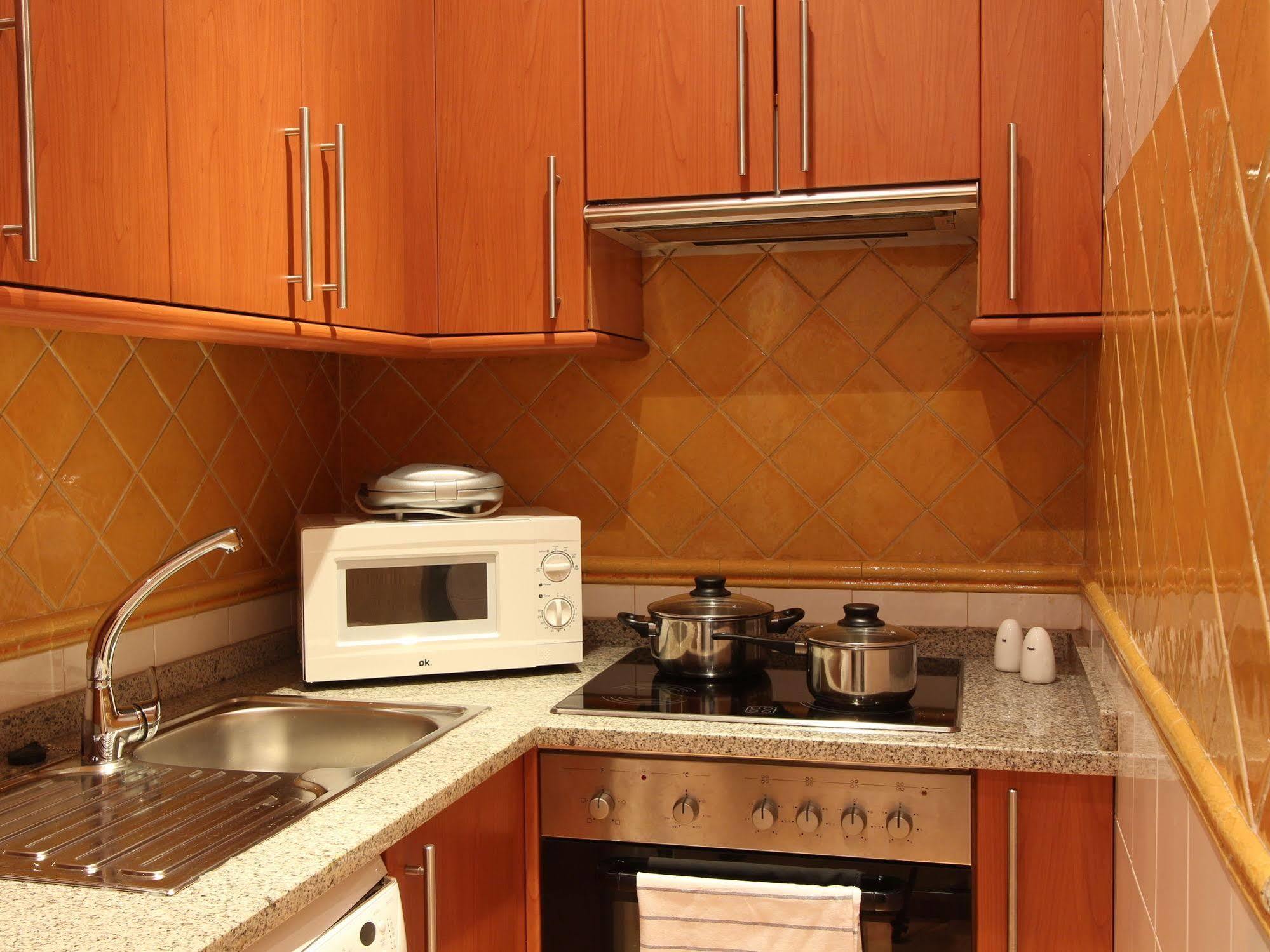 Apartamentos Good Stay Prado Мадрид Екстериор снимка