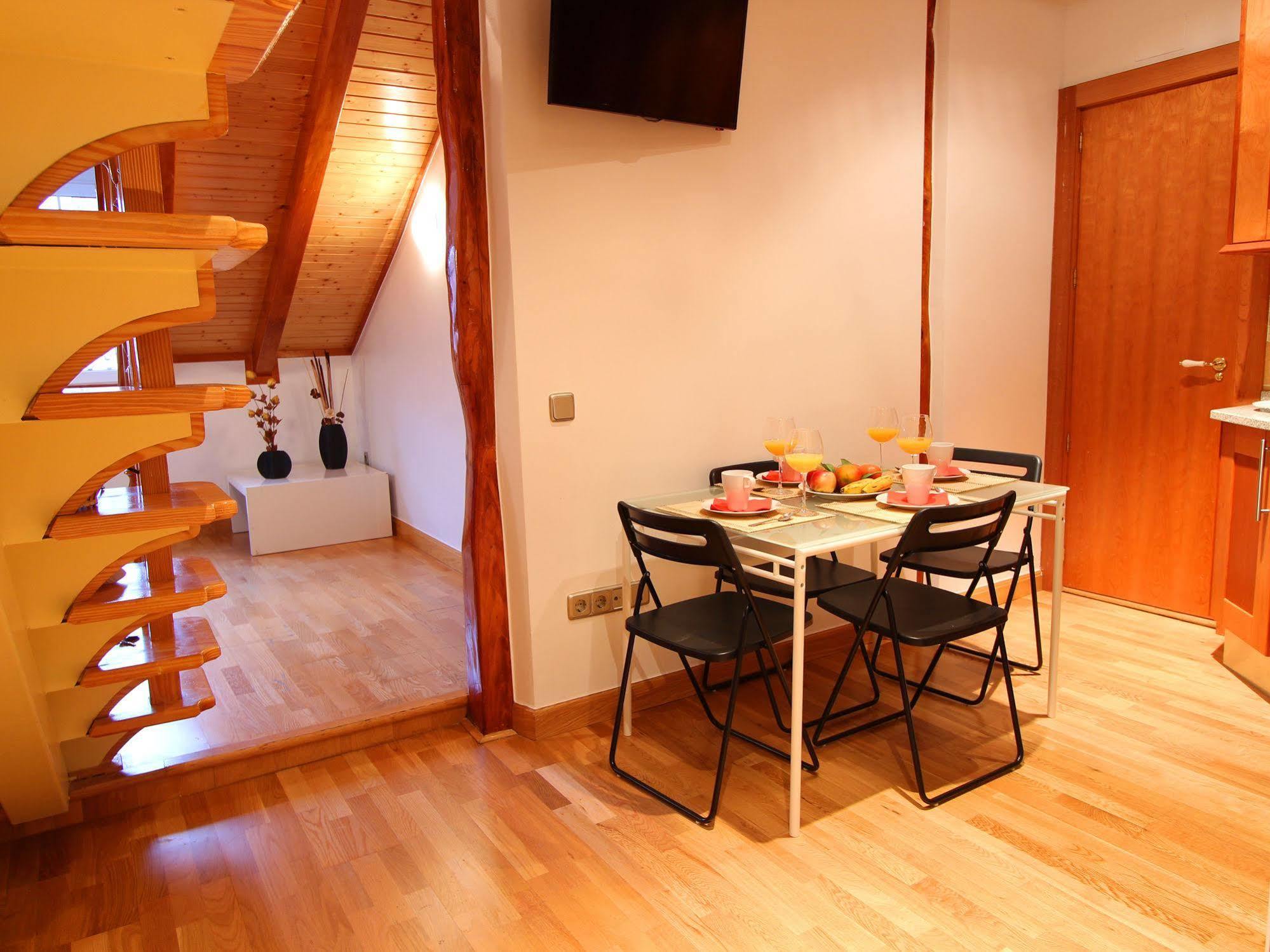 Apartamentos Good Stay Prado Мадрид Екстериор снимка