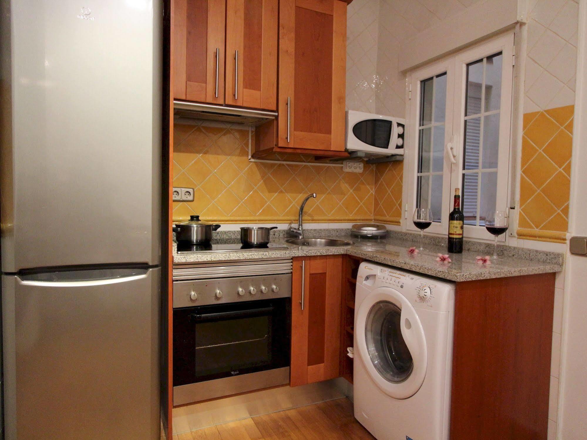 Apartamentos Good Stay Prado Мадрид Екстериор снимка